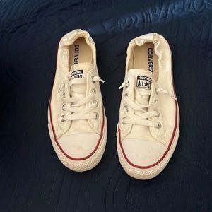 Women’s 8 white low converse with stretchy band